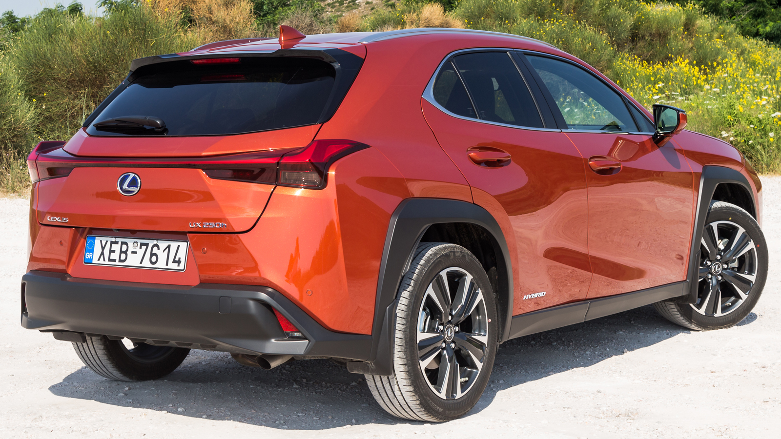 Lexus UX 250h: To premium τετρακίνητο των 41.100 ευρώ